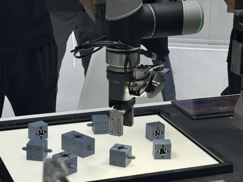 工業(yè)機(jī)器人新物種 具身智能引領(lǐng)“換道超車”，產(chǎn)品與市場研究報(bào)告正式發(fā)布